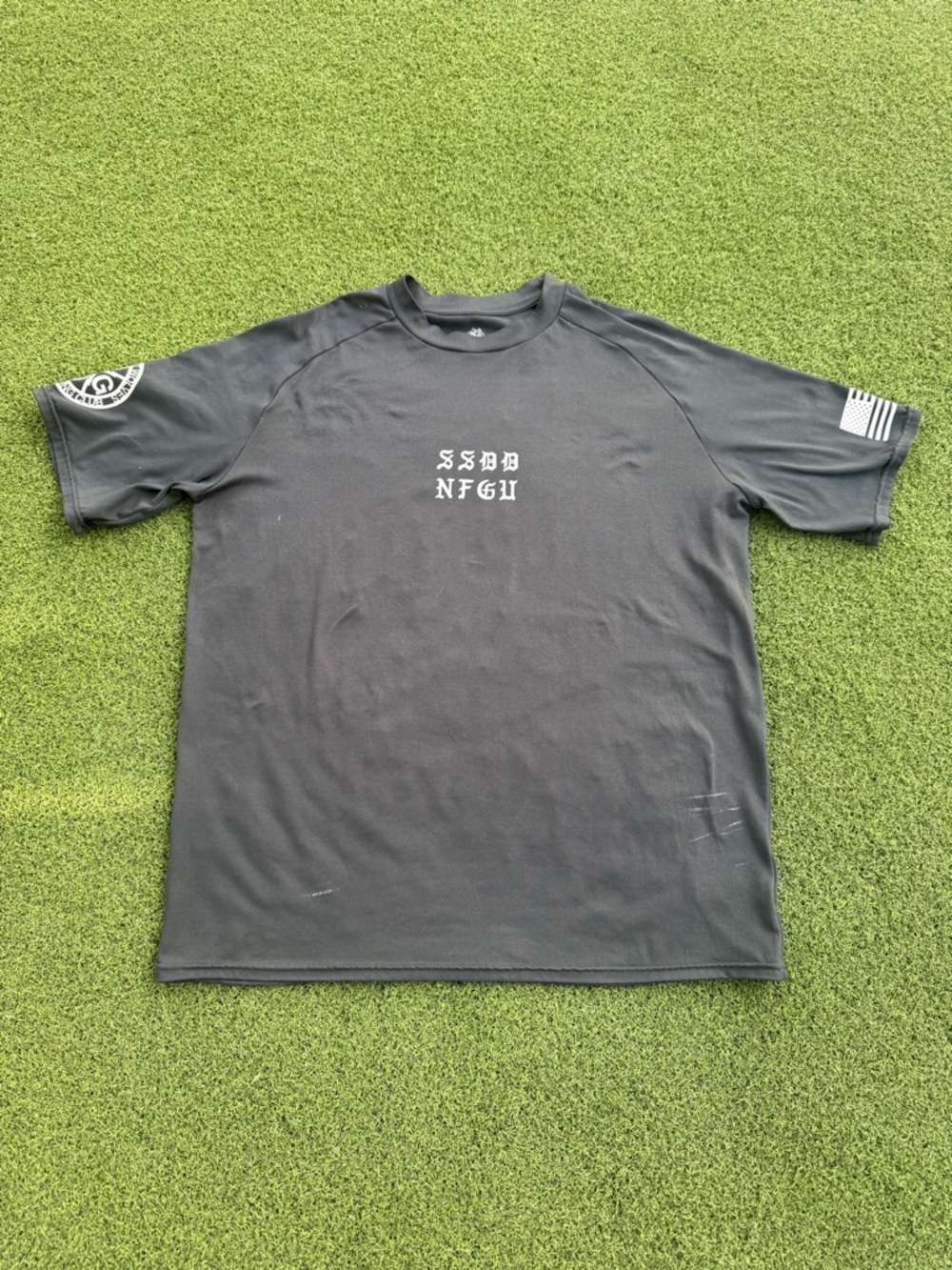 MODERN GRAPHIC SPORTSWEAR ATHLETIC DARC SPORT GREY DRY WOLF GYM ELASTIC TEE